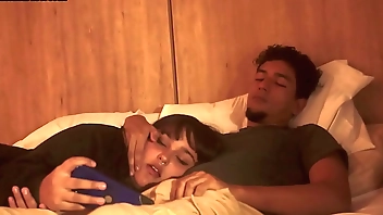 Mi hermanastra se traga mi pene despues de ver una peli casi nos descubren FANTASIAHARDCORESEX