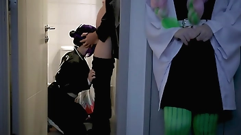 Mitsuri spies how Tanjiro fuckes Shinobu in the toilet - Bella Hentaigirl