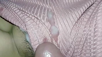 xxx hijastra esta sola en casa mirando tv