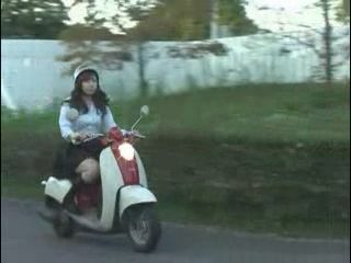 Japanese biking babe's public pleasure XXX