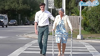 Horny Grandma Public Sex, Granny Squirts After Massive Orgasm From Helpful Stranger