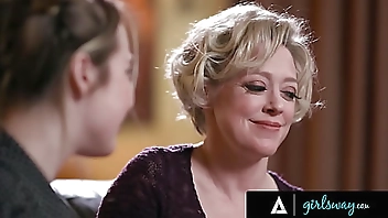 GIRLSWAY - Stacked Pornstar Dee Williams Hard Fucks A Superfan While Cosplaying Her Anime Character