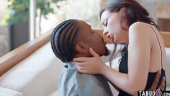 Sex therapist applies reverse psychology on her black client