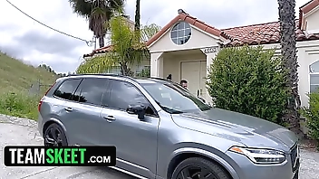 Stepdad Makes Anal-Loving Stepdaughter Scream Out With Pleasure And Has Her Cumming Hard