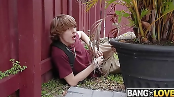 In Richelle Ryan Backyard Chris Lockwood, Ethan Seeks